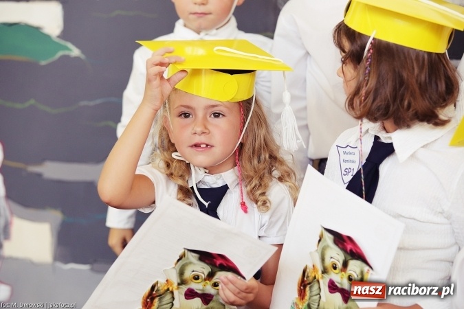 Zdjęcie w galerii na portalu naszraciborz.pl: Miejska inauguracja roku szkolnego w tym roku na Ostrogu wiadomości z regionu