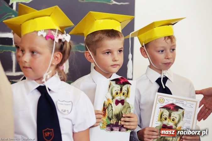 Zdjęcie w galerii na portalu naszraciborz.pl: Miejska inauguracja roku szkolnego w tym roku na Ostrogu wiadomości z regionu