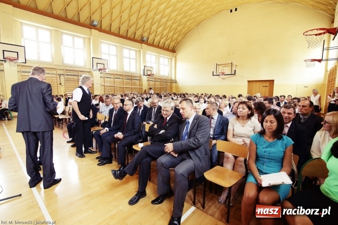 Zdjęcie w galerii na portalu naszraciborz.pl: II LO wsp&oacute;łorganizatorem tegorocznej Powiatowej Inauguracji Roku Szkolnego wiadomości z regionu