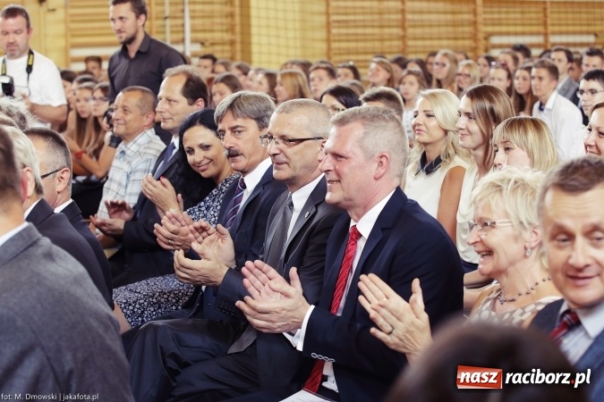 Zdjęcie w galerii na portalu naszraciborz.pl: II LO wsp&oacute;łorganizatorem tegorocznej Powiatowej Inauguracji Roku Szkolnego wiadomości z regionu