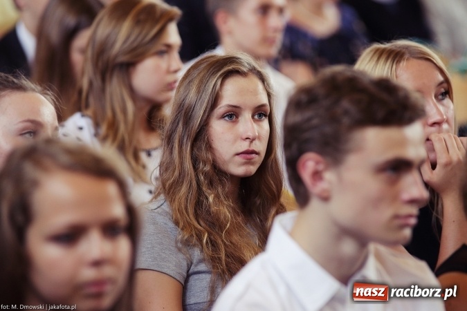 Zdjęcie w galerii na portalu naszraciborz.pl: II LO wsp&oacute;łorganizatorem tegorocznej Powiatowej Inauguracji Roku Szkolnego wiadomości z regionu