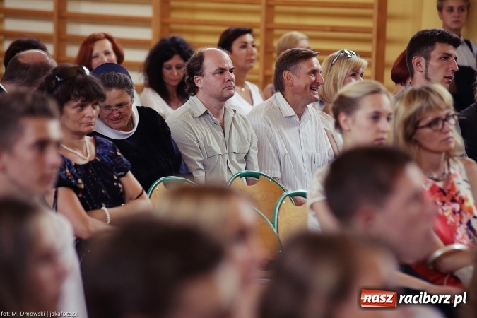 Zdjęcie w galerii na portalu naszraciborz.pl: II LO wsp&oacute;łorganizatorem tegorocznej Powiatowej Inauguracji Roku Szkolnego wiadomości z regionu