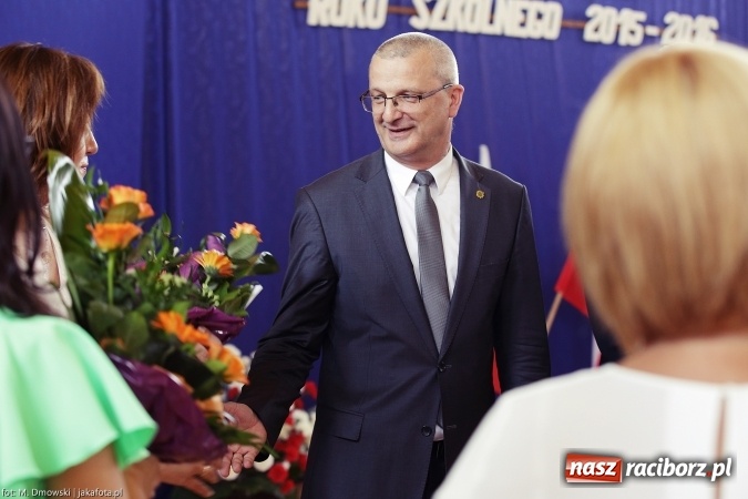 Zdjęcie w galerii na portalu naszraciborz.pl: II LO wsp&oacute;łorganizatorem tegorocznej Powiatowej Inauguracji Roku Szkolnego wiadomości z regionu