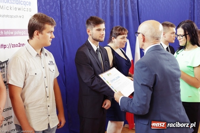 Zdjęcie w galerii na portalu naszraciborz.pl: II LO wsp&oacute;łorganizatorem tegorocznej Powiatowej Inauguracji Roku Szkolnego wiadomości z regionu