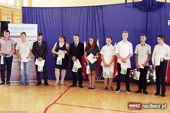 Zdjęcie w galerii na portalu naszraciborz.pl: II LO wsp&oacute;łorganizatorem tegorocznej Powiatowej Inauguracji Roku Szkolnego wiadomości z regionu