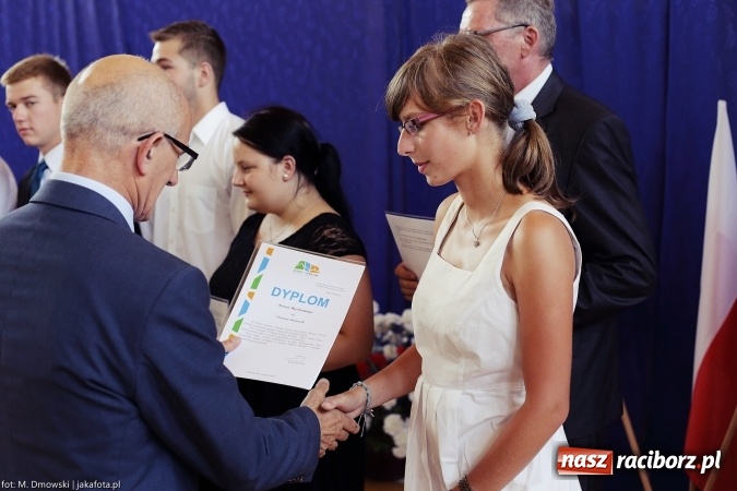 Zdjęcie w galerii na portalu naszraciborz.pl: II LO wsp&oacute;łorganizatorem tegorocznej Powiatowej Inauguracji Roku Szkolnego wiadomości z regionu