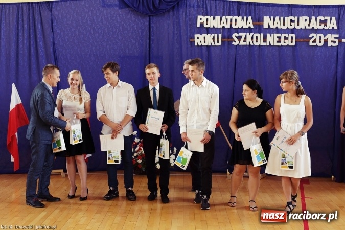 Zdjęcie w galerii na portalu naszraciborz.pl: II LO wsp&oacute;łorganizatorem tegorocznej Powiatowej Inauguracji Roku Szkolnego wiadomości z regionu