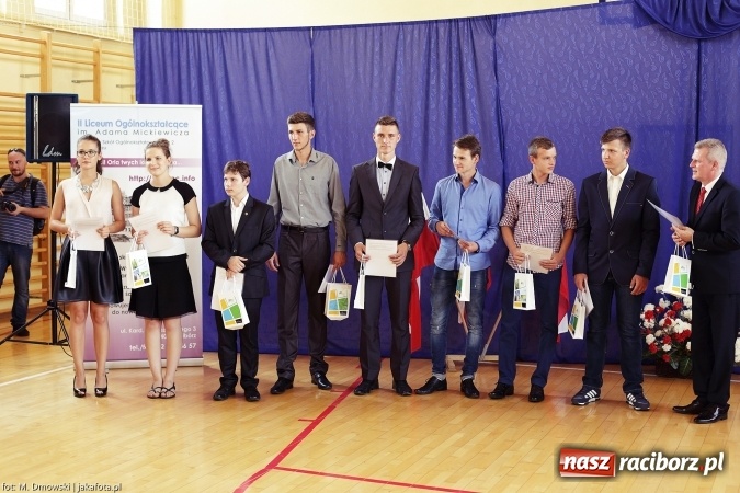 Zdjęcie w galerii na portalu naszraciborz.pl: II LO wsp&oacute;łorganizatorem tegorocznej Powiatowej Inauguracji Roku Szkolnego wiadomości z regionu