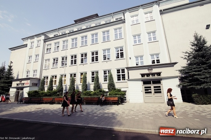 Zdjęcie w galerii na portalu naszraciborz.pl: II LO wsp&oacute;łorganizatorem tegorocznej Powiatowej Inauguracji Roku Szkolnego wiadomości z regionu
