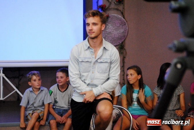 Zdjęcie w galerii na portalu naszraciborz.pl: Maciek Musiał na zakończenie wakacji w Kietrzu  wiadomości z regionu