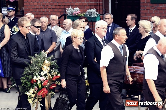 Zdjęcie w galerii na portalu naszraciborz.pl: Na cmentarzu Jeruzalem pożegnano Czesława Walę, byłego prezydenta Raciborza wiadomości z regionu