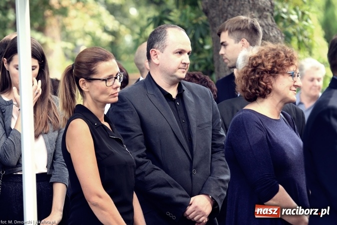 Zdjęcie w galerii na portalu naszraciborz.pl: Na cmentarzu Jeruzalem pożegnano Czesława Walę, byłego prezydenta Raciborza wiadomości z regionu