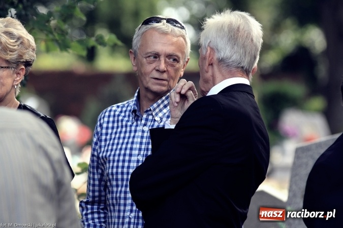 Zdjęcie w galerii na portalu naszraciborz.pl: Na cmentarzu Jeruzalem pożegnano Czesława Walę, byłego prezydenta Raciborza wiadomości z regionu