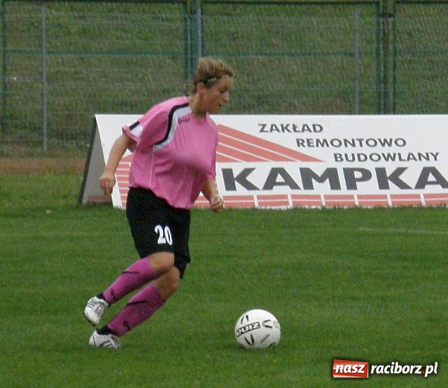 Zdjęcie w galerii na portalu naszraciborz.pl: Derby powiatu raciborskiego w II lidze piłki nożnej kobiet wiadomości z regionu