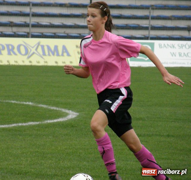 Zdjęcie w galerii na portalu naszraciborz.pl: Derby powiatu raciborskiego w II lidze piłki nożnej kobiet wiadomości z regionu