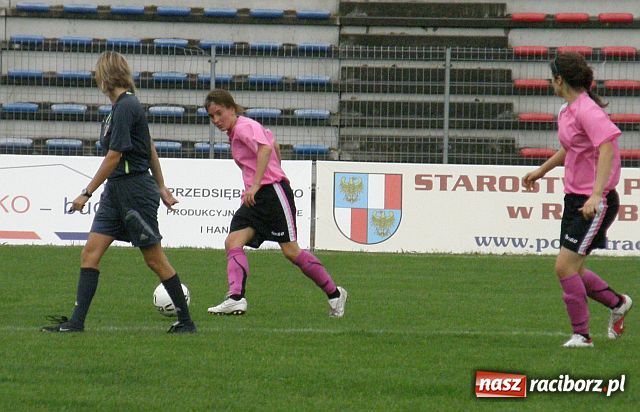 Zdjęcie w galerii na portalu naszraciborz.pl: Derby powiatu raciborskiego w II lidze piłki nożnej kobiet wiadomości z regionu