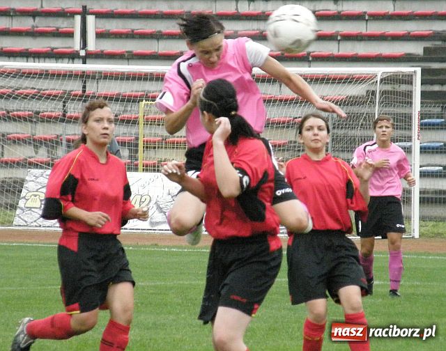 Zdjęcie w galerii na portalu naszraciborz.pl: Derby powiatu raciborskiego w II lidze piłki nożnej kobiet wiadomości z regionu