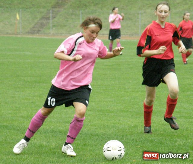 Zdjęcie w galerii na portalu naszraciborz.pl: Derby powiatu raciborskiego w II lidze piłki nożnej kobiet wiadomości z regionu