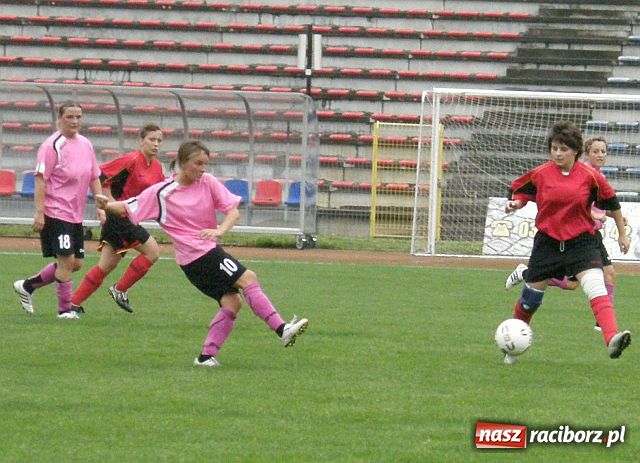Zdjęcie w galerii na portalu naszraciborz.pl: Derby powiatu raciborskiego w II lidze piłki nożnej kobiet wiadomości z regionu
