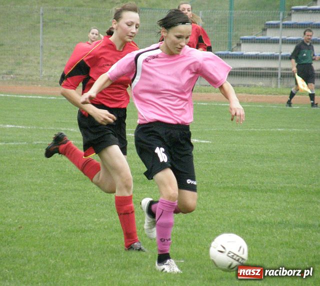 Zdjęcie w galerii na portalu naszraciborz.pl: Derby powiatu raciborskiego w II lidze piłki nożnej kobiet wiadomości z regionu