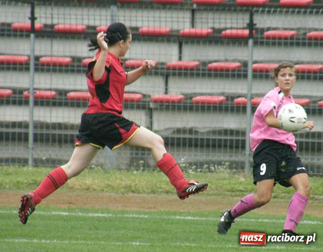 Zdjęcie w galerii na portalu naszraciborz.pl: Derby powiatu raciborskiego w II lidze piłki nożnej kobiet wiadomości z regionu