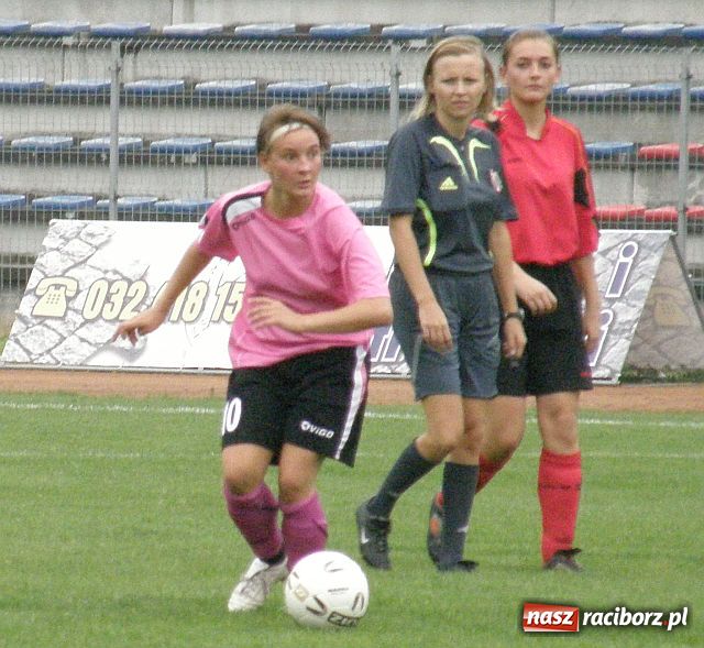 Zdjęcie w galerii na portalu naszraciborz.pl: Derby powiatu raciborskiego w II lidze piłki nożnej kobiet wiadomości z regionu