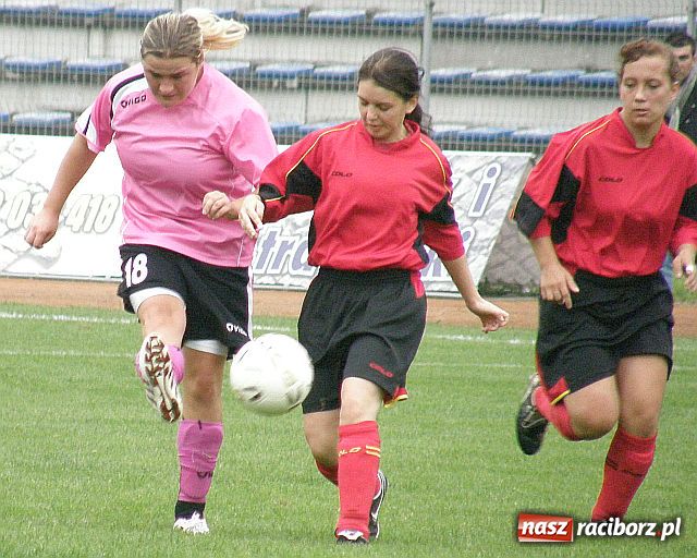Zdjęcie w galerii na portalu naszraciborz.pl: Derby powiatu raciborskiego w II lidze piłki nożnej kobiet wiadomości z regionu