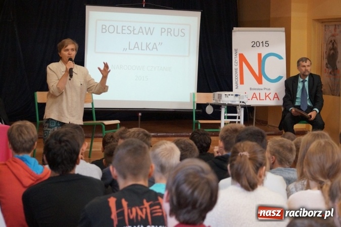 Zdjęcie w galerii na portalu naszraciborz.pl: Nauczyciele i uczniowie w Nędzy bohaterami Lalki  wiadomości z regionu