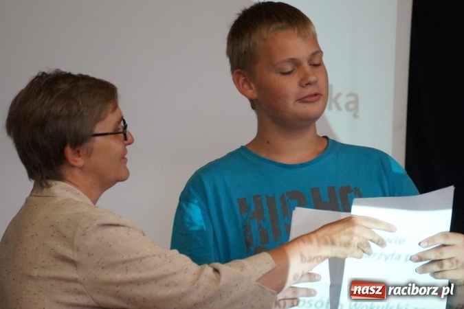 Zdjęcie w galerii na portalu naszraciborz.pl: Nauczyciele i uczniowie w Nędzy bohaterami Lalki  wiadomości z regionu