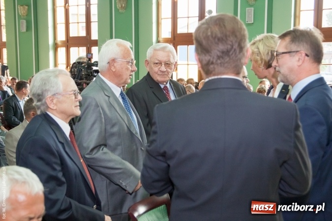 Zdjęcie w galerii na portalu naszraciborz.pl: Dzień Energetyka 2015. Uroczysta akademia w pałacyku Rafako wiadomości z regionu