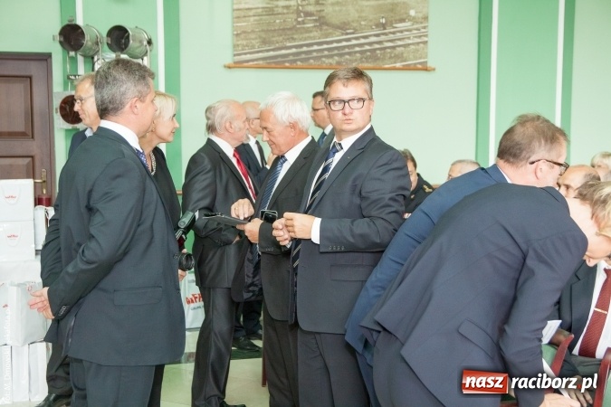 Zdjęcie w galerii na portalu naszraciborz.pl: Dzień Energetyka 2015. Uroczysta akademia w pałacyku Rafako wiadomości z regionu