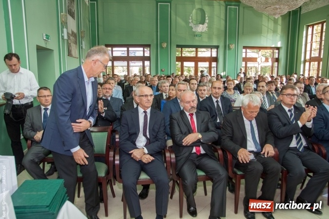 Zdjęcie w galerii na portalu naszraciborz.pl: Dzień Energetyka 2015. Uroczysta akademia w pałacyku Rafako wiadomości z regionu