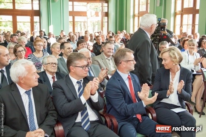 Zdjęcie w galerii na portalu naszraciborz.pl: Dzień Energetyka 2015. Uroczysta akademia w pałacyku Rafako wiadomości z regionu