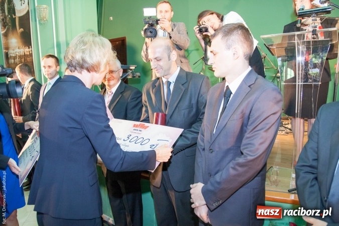 Zdjęcie w galerii na portalu naszraciborz.pl: Dzień Energetyka 2015. Uroczysta akademia w pałacyku Rafako wiadomości z regionu