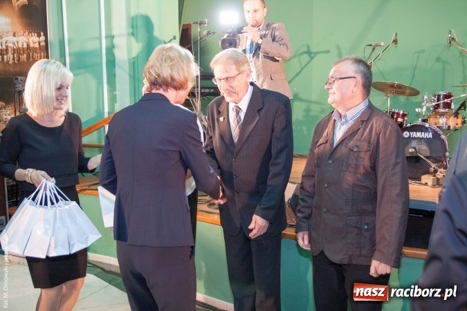 Zdjęcie w galerii na portalu naszraciborz.pl: Dzień Energetyka 2015. Uroczysta akademia w pałacyku Rafako wiadomości z regionu