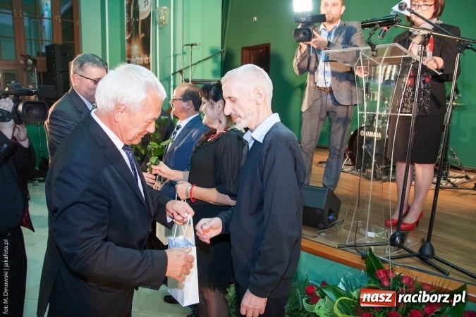 Zdjęcie w galerii na portalu naszraciborz.pl: Dzień Energetyka 2015. Uroczysta akademia w pałacyku Rafako wiadomości z regionu