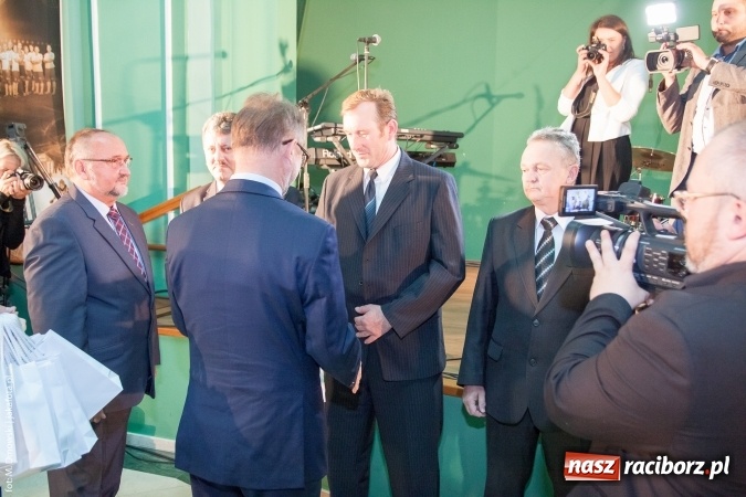 Zdjęcie w galerii na portalu naszraciborz.pl: Dzień Energetyka 2015. Uroczysta akademia w pałacyku Rafako wiadomości z regionu