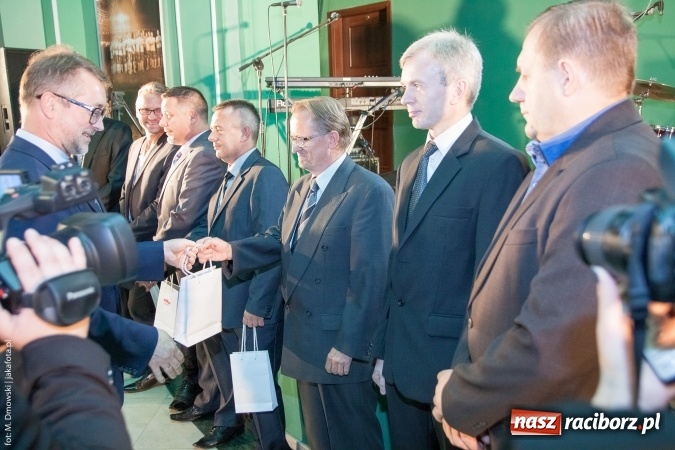 Zdjęcie w galerii na portalu naszraciborz.pl: Dzień Energetyka 2015. Uroczysta akademia w pałacyku Rafako wiadomości z regionu