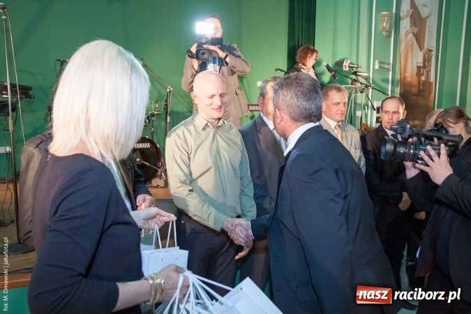 Zdjęcie w galerii na portalu naszraciborz.pl: Dzień Energetyka 2015. Uroczysta akademia w pałacyku Rafako wiadomości z regionu