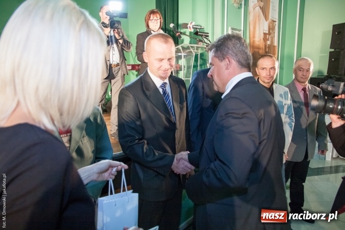 Zdjęcie w galerii na portalu naszraciborz.pl: Dzień Energetyka 2015. Uroczysta akademia w pałacyku Rafako wiadomości z regionu