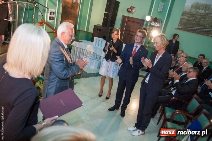 Zdjęcie w galerii na portalu naszraciborz.pl: Dzień Energetyka 2015. Uroczysta akademia w pałacyku Rafako wiadomości z regionu