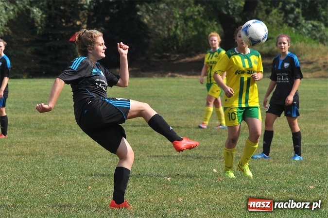 Zdjęcie w galerii na portalu naszraciborz.pl: Udany początek sezonu piłkarek z Gamowa wiadomości z regionu