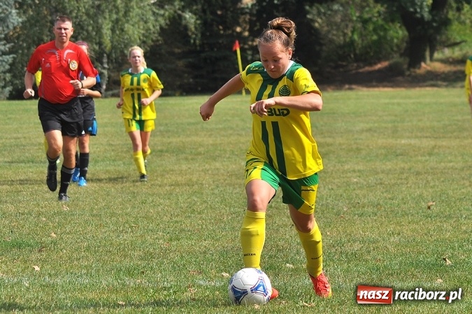 Zdjęcie w galerii na portalu naszraciborz.pl: Udany początek sezonu piłkarek z Gamowa wiadomości z regionu
