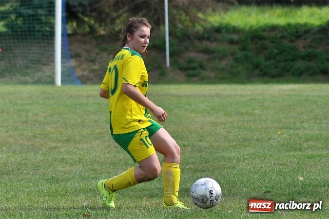 Zdjęcie w galerii na portalu naszraciborz.pl: Udany początek sezonu piłkarek z Gamowa wiadomości z regionu