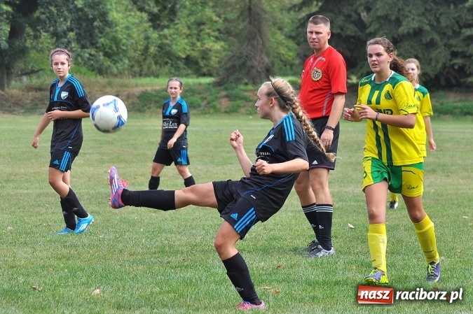 Zdjęcie w galerii na portalu naszraciborz.pl: Udany początek sezonu piłkarek z Gamowa wiadomości z regionu