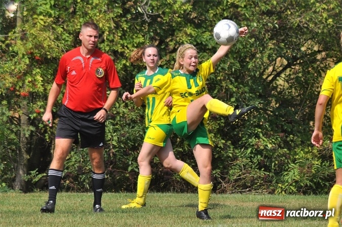 Zdjęcie w galerii na portalu naszraciborz.pl: Udany początek sezonu piłkarek z Gamowa wiadomości z regionu