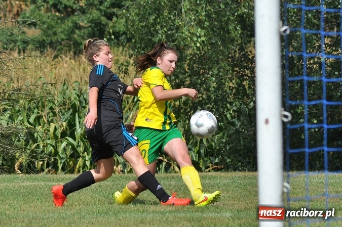 Zdjęcie w galerii na portalu naszraciborz.pl: Udany początek sezonu piłkarek z Gamowa wiadomości z regionu
