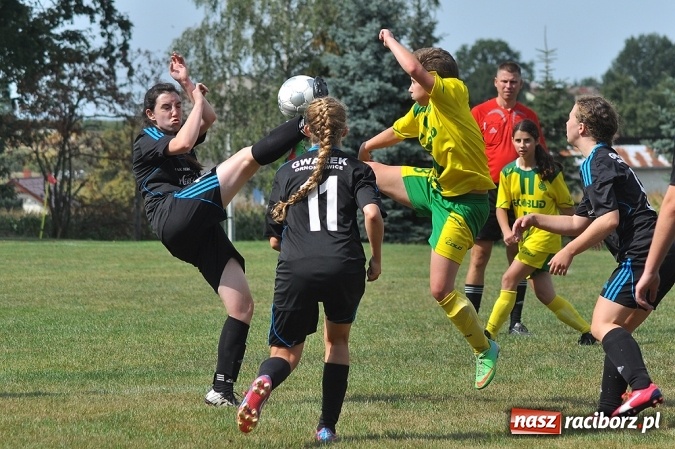 Zdjęcie w galerii na portalu naszraciborz.pl: Udany początek sezonu piłkarek z Gamowa wiadomości z regionu