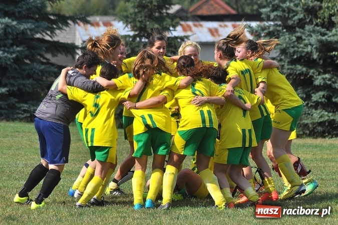 Zdjęcie w galerii na portalu naszraciborz.pl: Udany początek sezonu piłkarek z Gamowa wiadomości z regionu