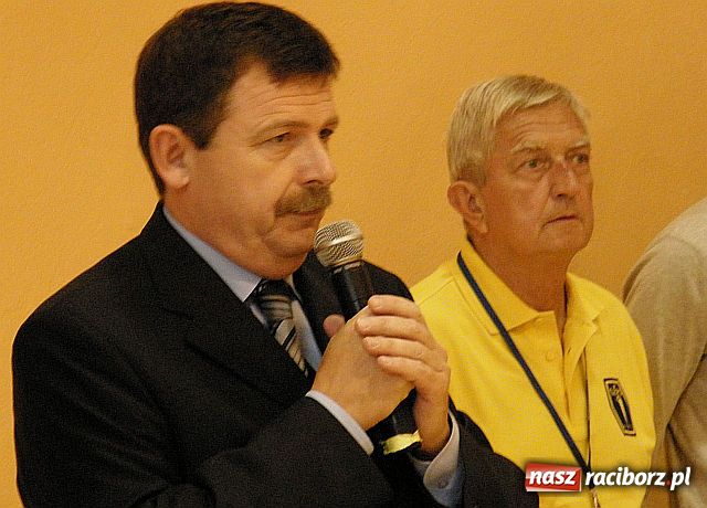 Zdjęcie w galerii na portalu naszraciborz.pl: Starosta nagrodził Mistrzynie Polski z Krzanowic wiadomości z regionu